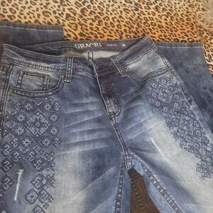 GRACE IN LA STRAIGHT  LEG EMBROIDERED EMBELSHED EASY FIT MID RISE SIZE 28 JEANS